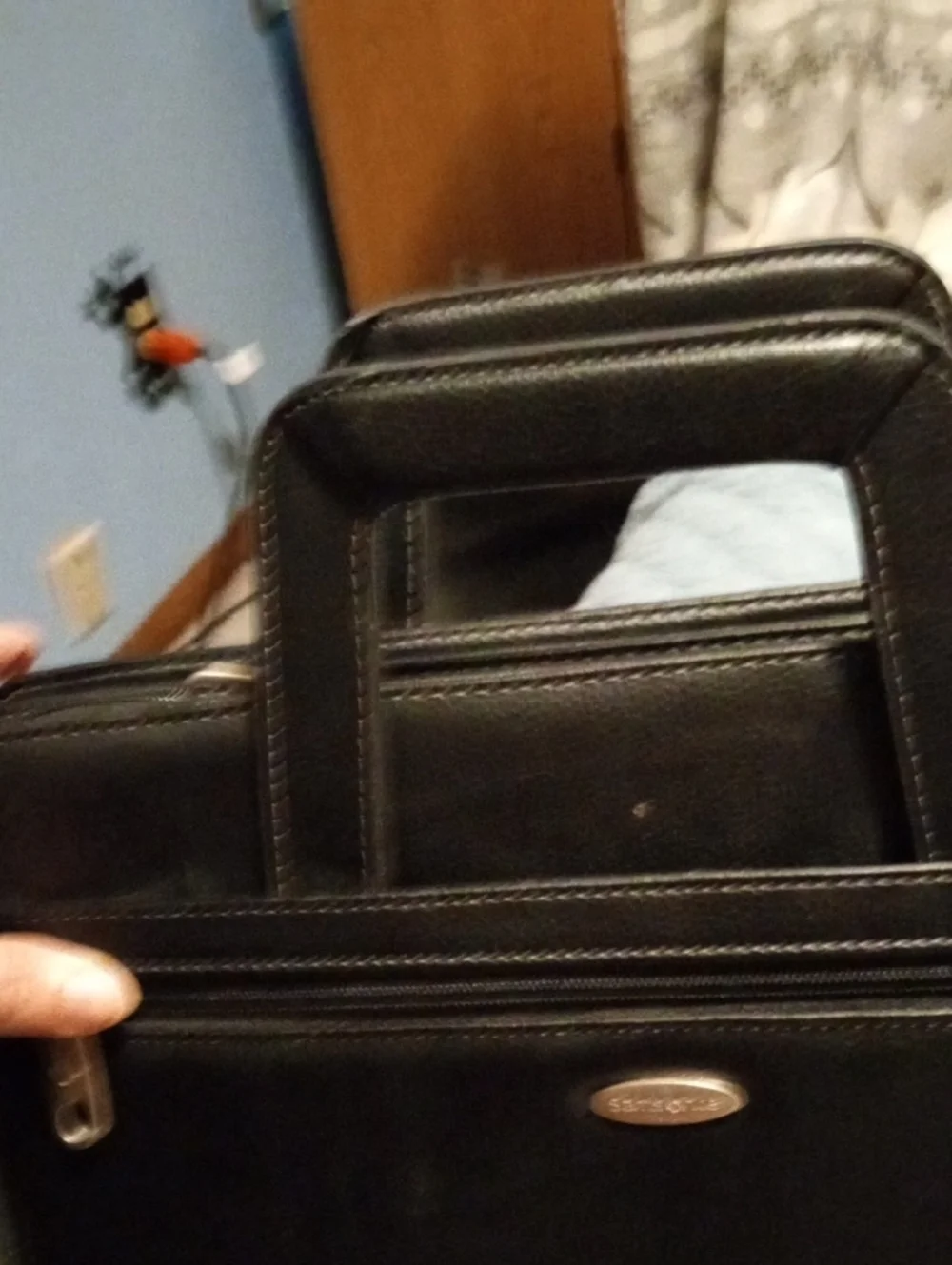 Samsonite Black Leather Laptop Briefcase with Shoulder Strap